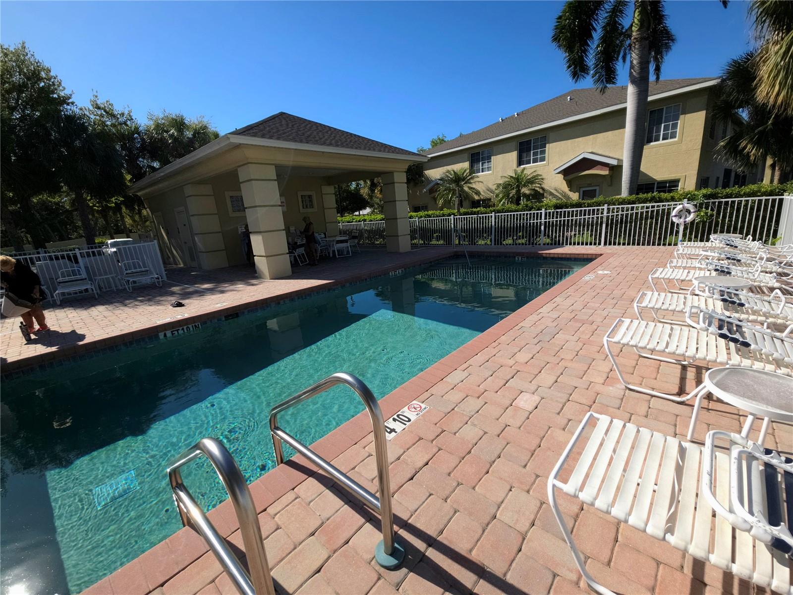 LAKESIDE VILLAGE TOWNHOME - Residential