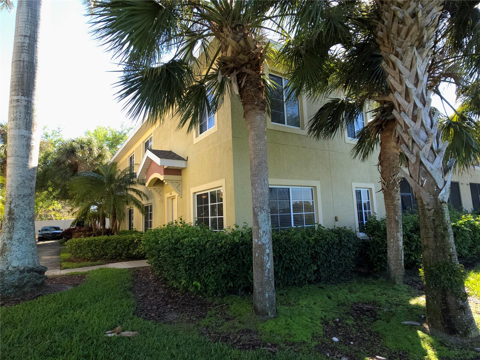 LAKESIDE VILLAGE TOWNHOME - Residential