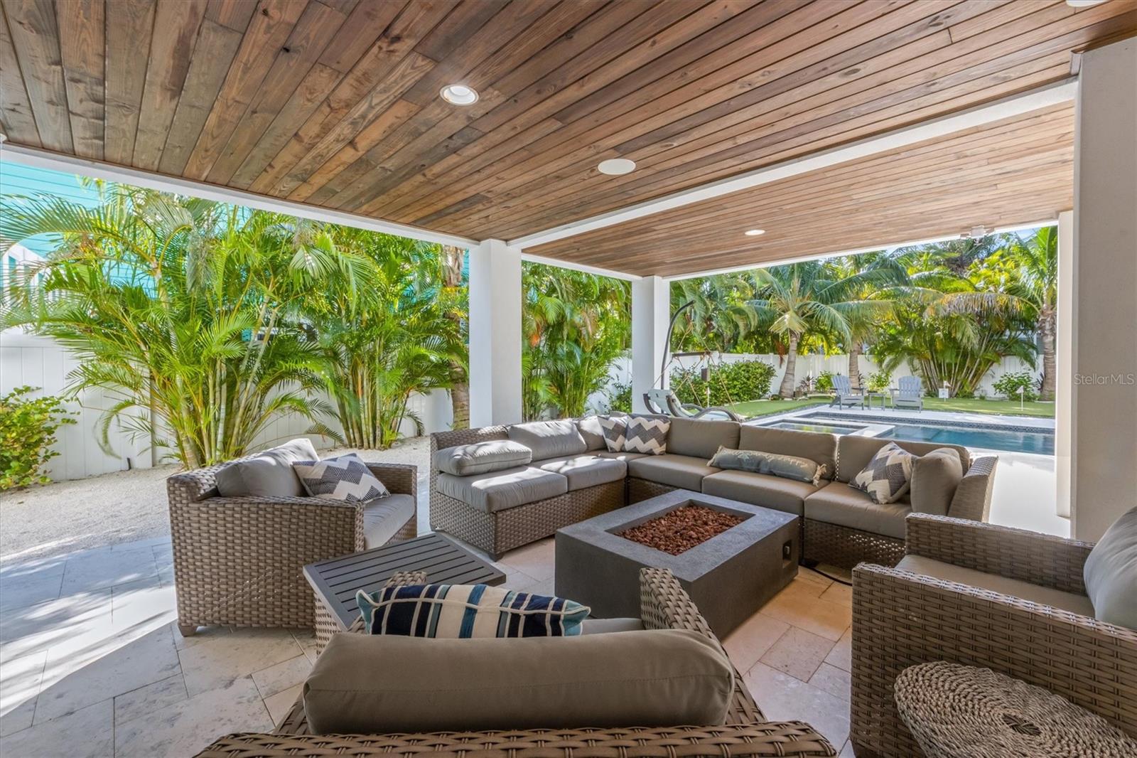 ANNA MARIA BEACH - Residential