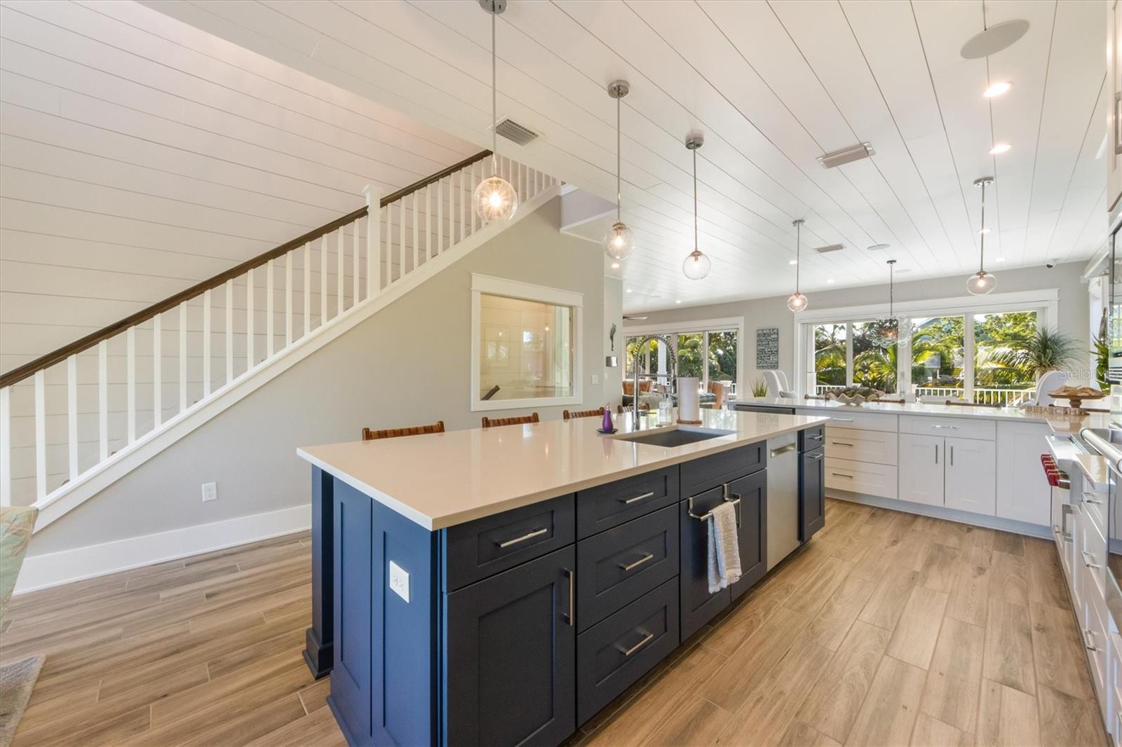 ANNA MARIA BEACH - Residential