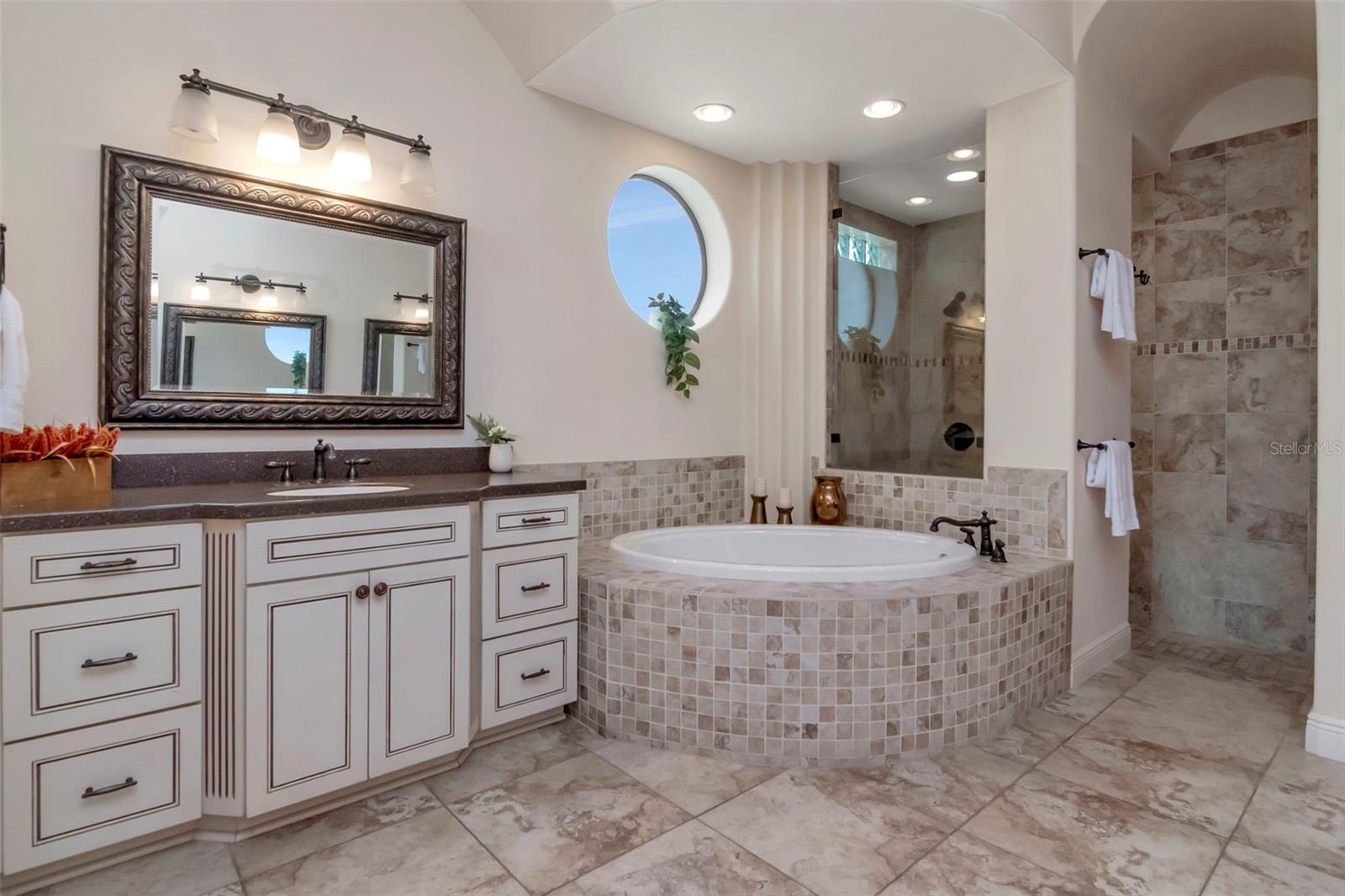 EMERALD CREEK - Residential
