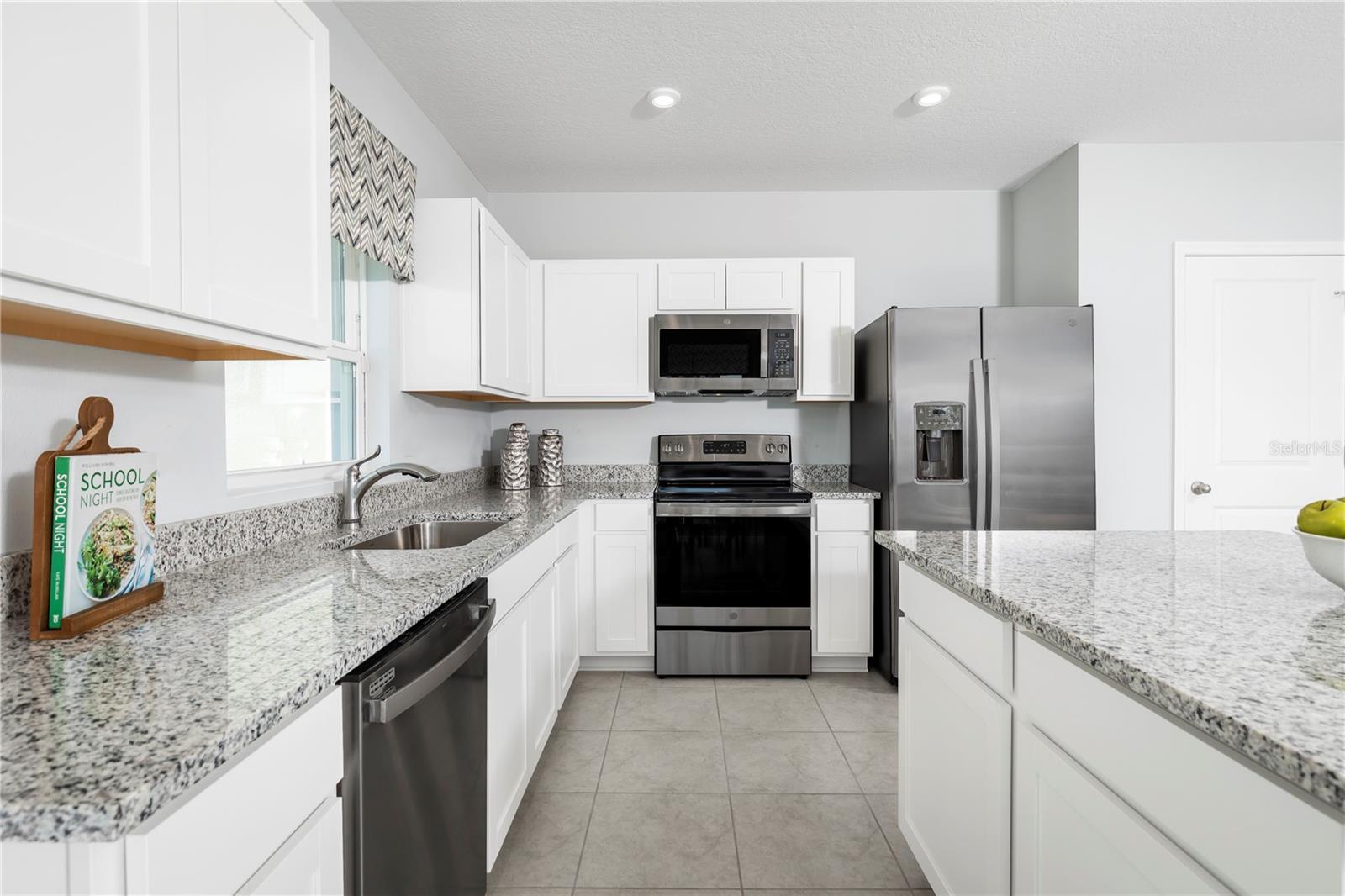 HILLWOOD PRESERVE - Residential