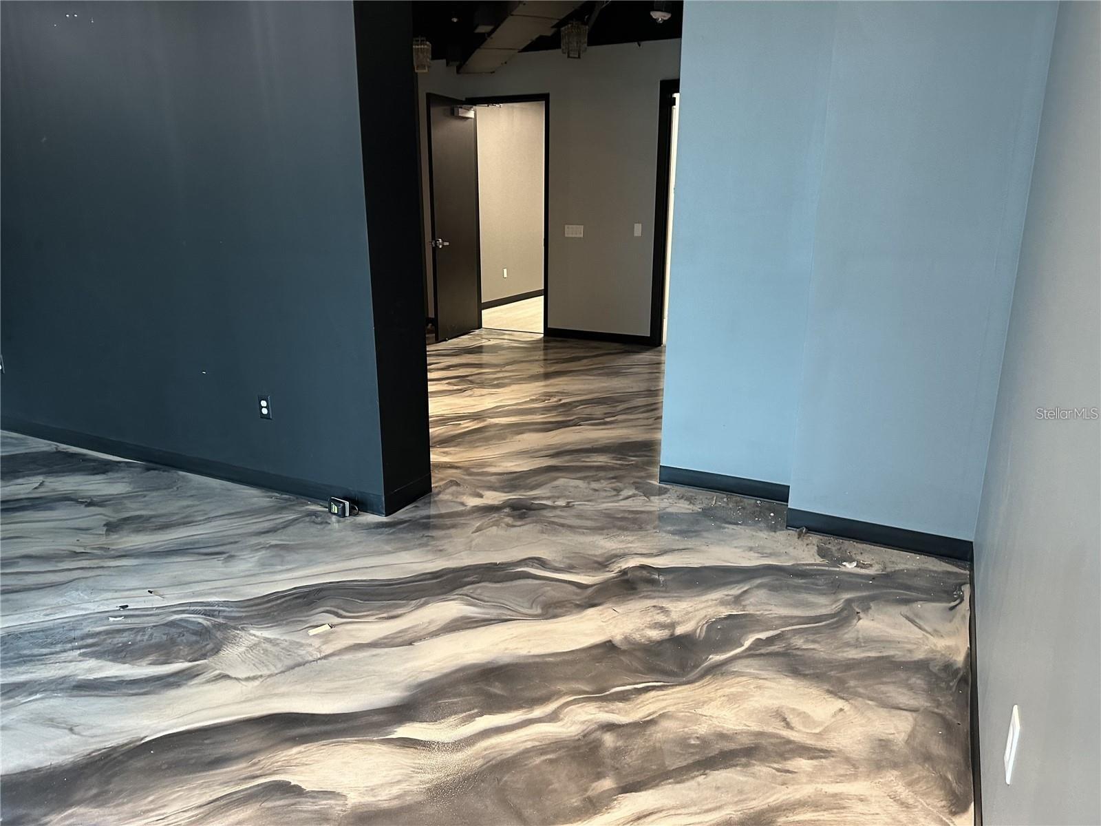 BASSADENA - Commercial Lease