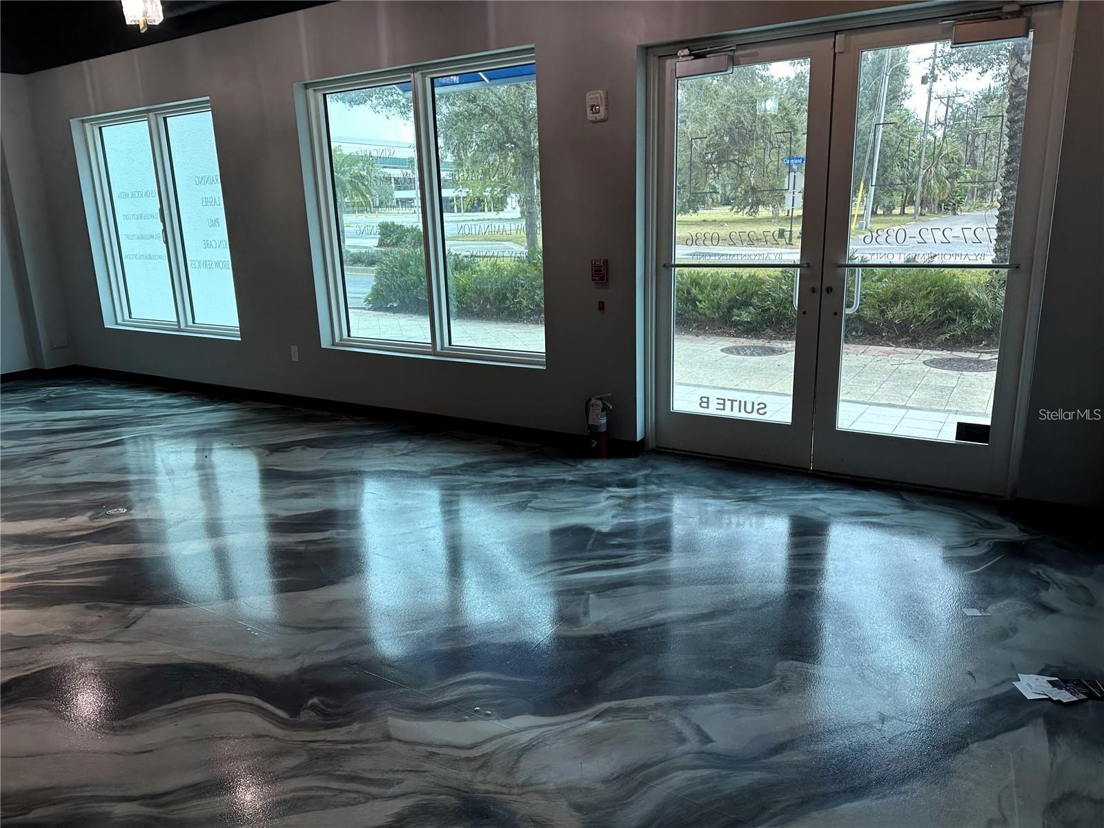 BASSADENA - Commercial Lease