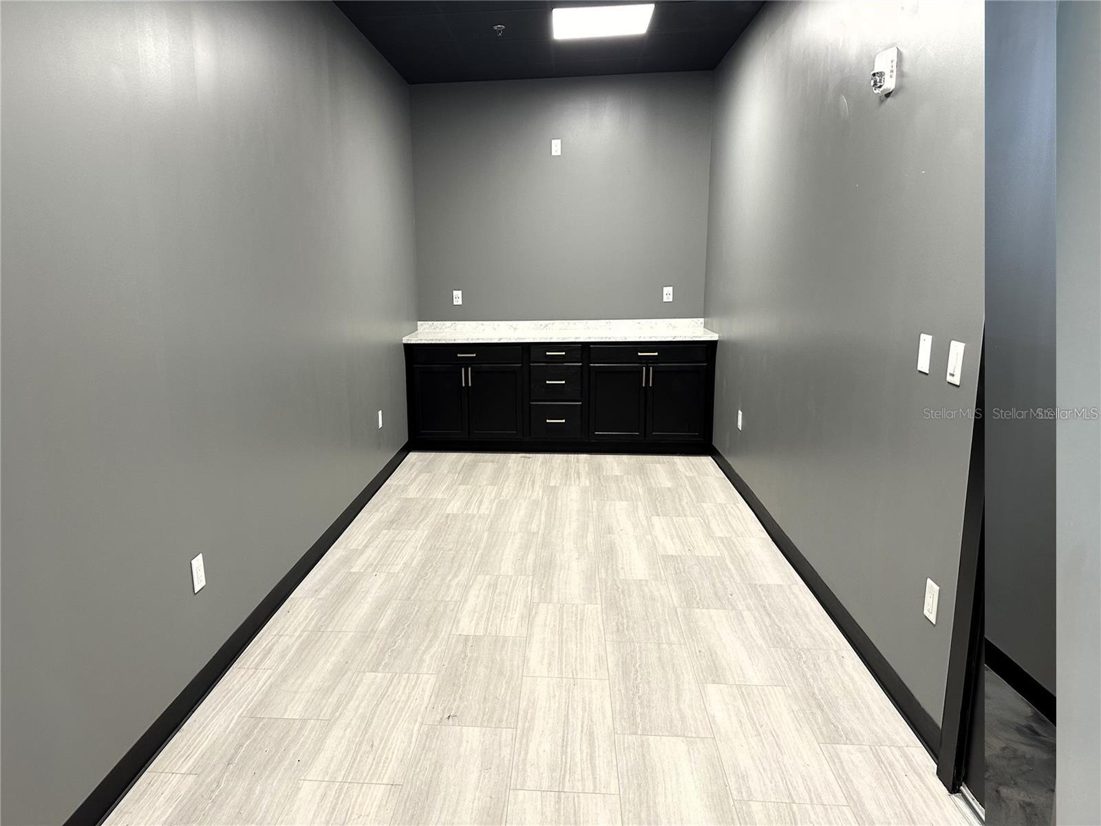 BASSADENA - Commercial Lease