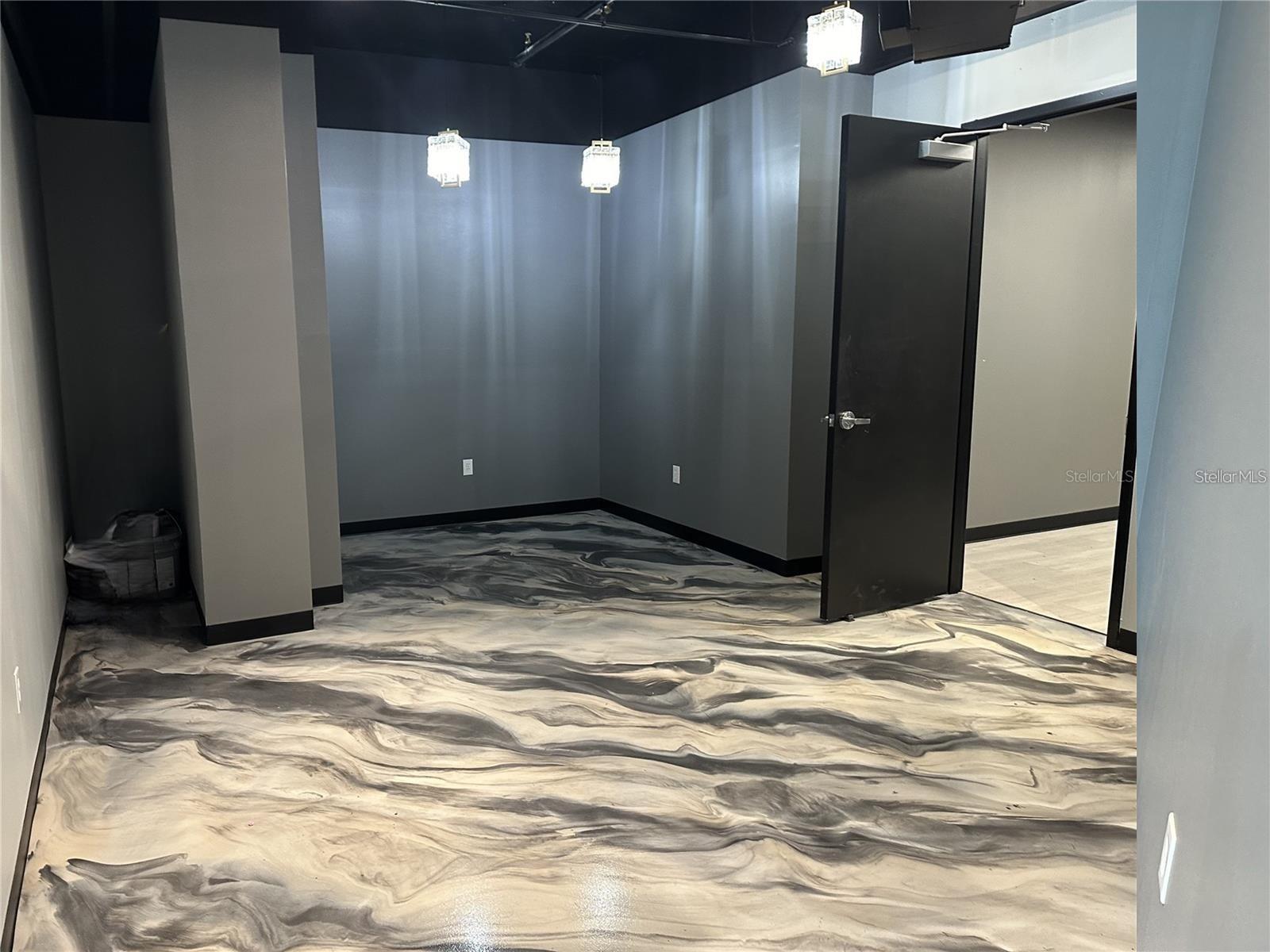 BASSADENA - Commercial Lease