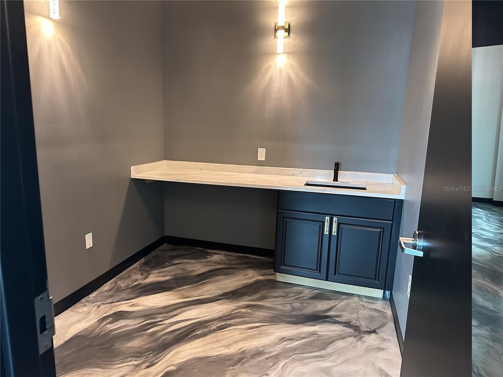 BASSADENA - Commercial Lease
