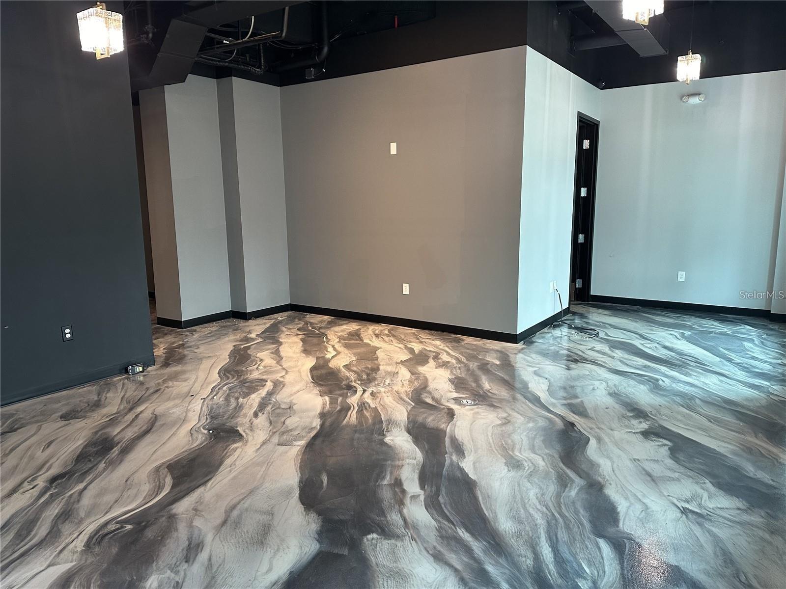 BASSADENA - Commercial Lease