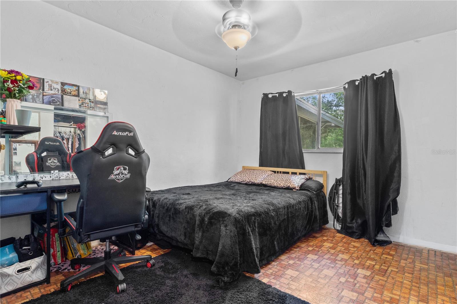 EXECUTIVE HOMES SUB - Residential