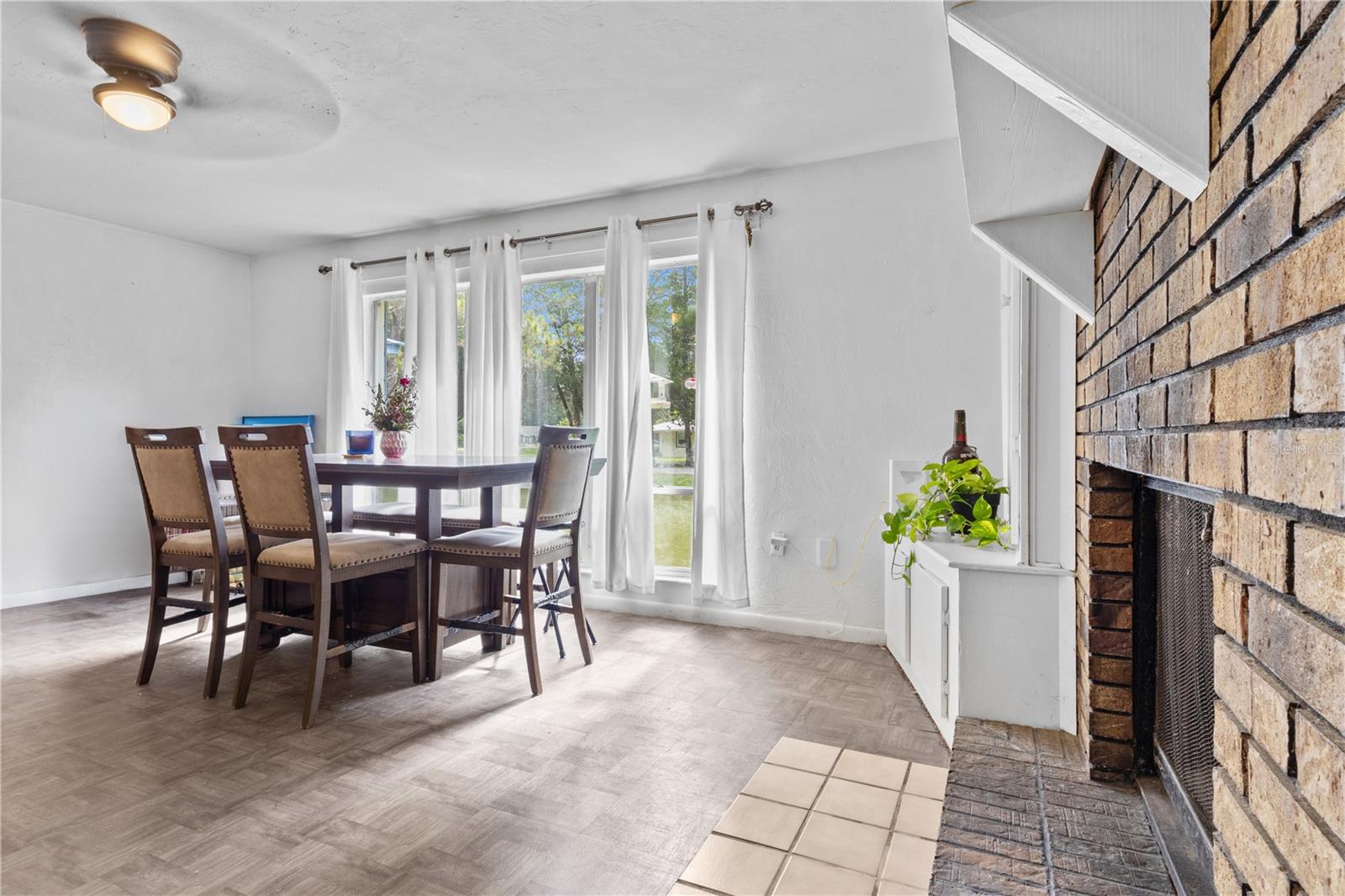 EXECUTIVE HOMES SUB - Residential