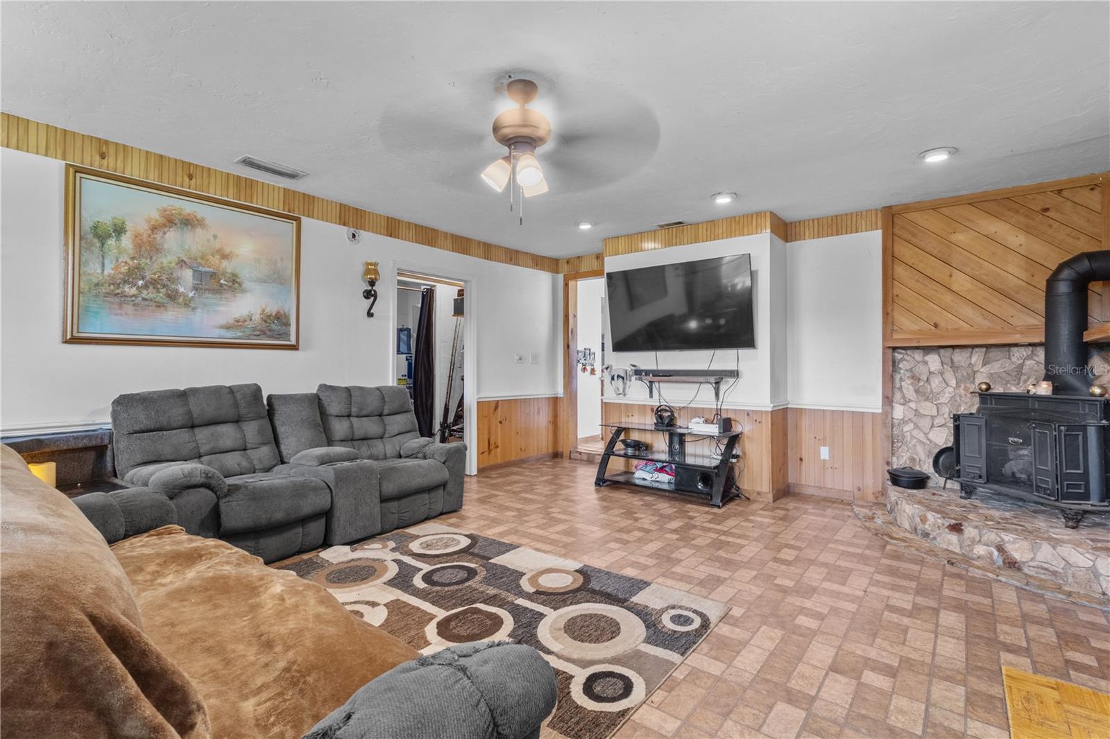 EXECUTIVE HOMES SUB - Residential