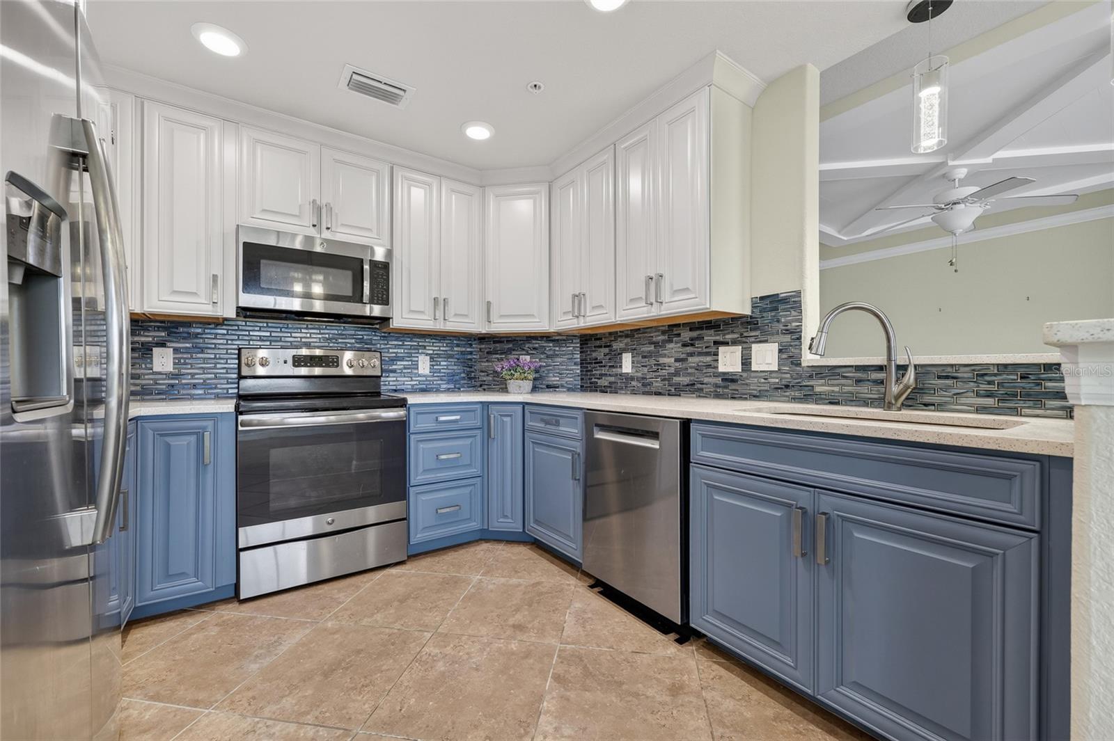 COACH HOMES 1 AT GRAN PARADISO - Residential