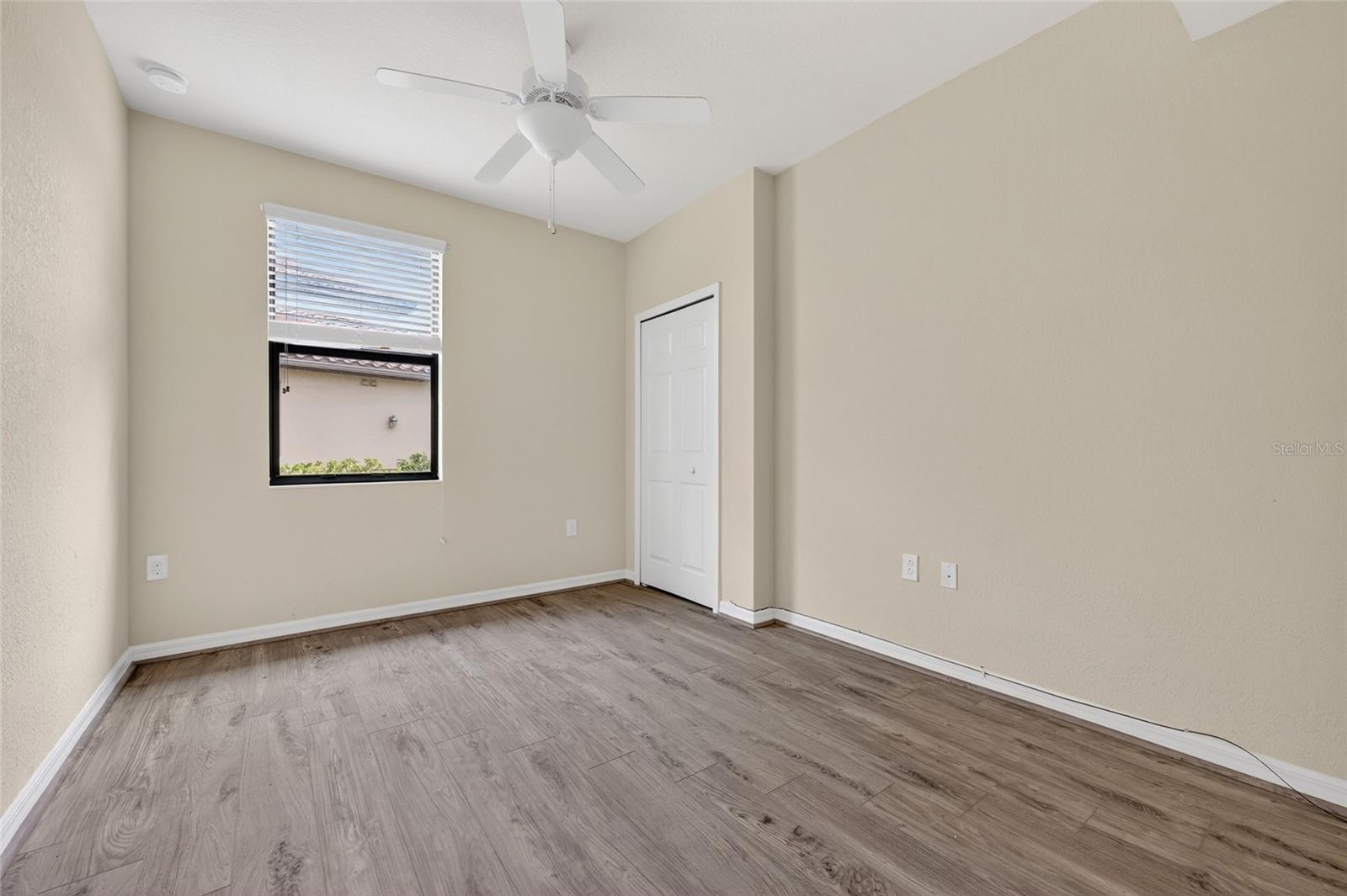 COACH HOMES 1 AT GRAN PARADISO - Residential