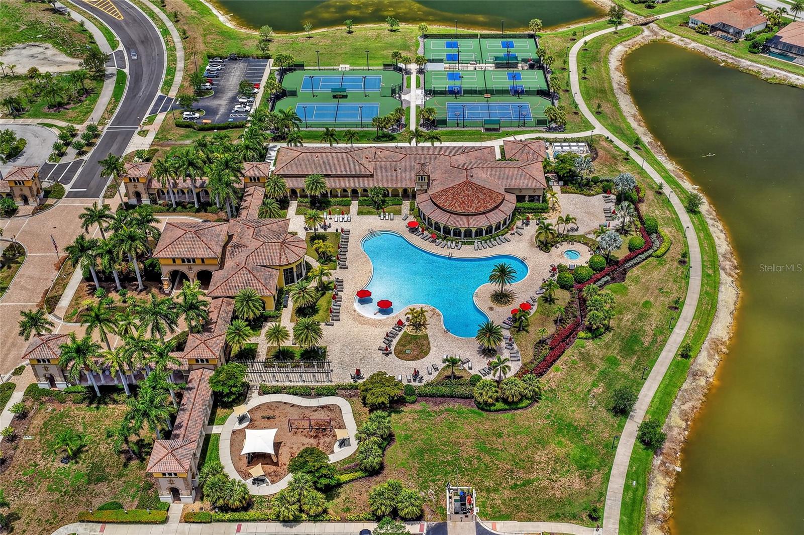 COACH HOMES 1 AT GRAN PARADISO - Residential