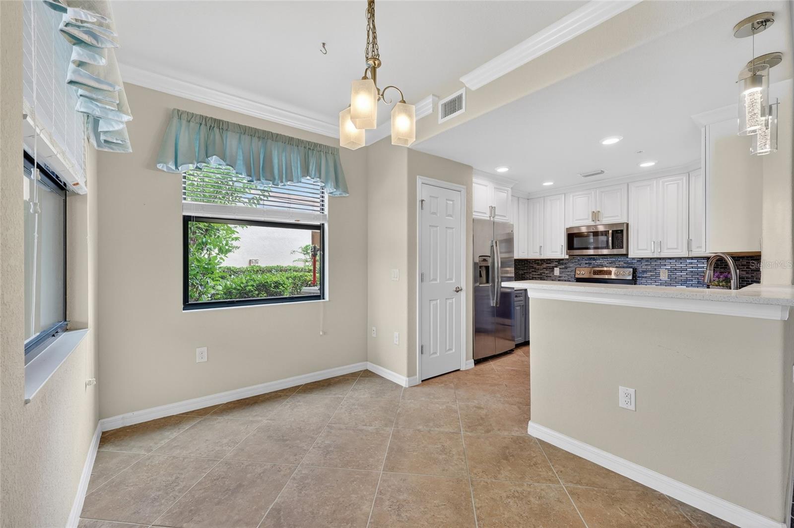 COACH HOMES 1 AT GRAN PARADISO - Residential