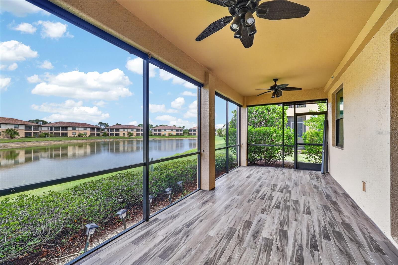 COACH HOMES 1 AT GRAN PARADISO - Residential