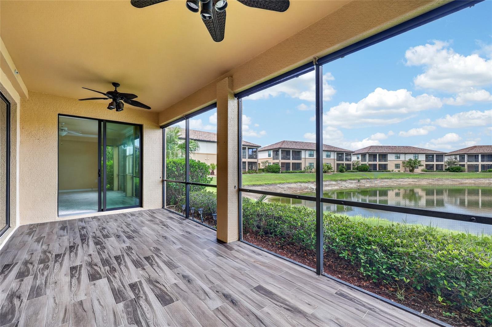 COACH HOMES 1 AT GRAN PARADISO - Residential
