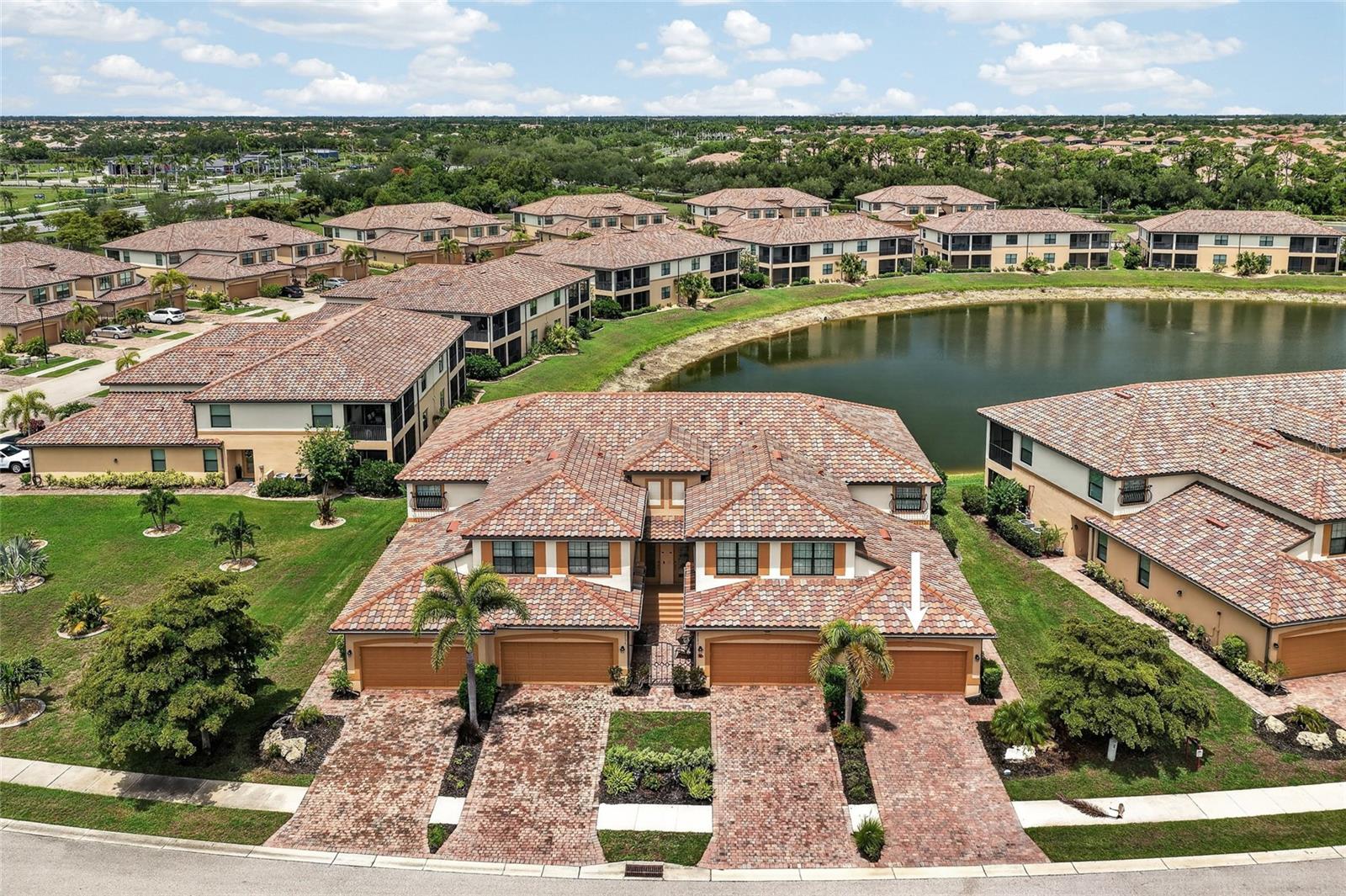 COACH HOMES 1 AT GRAN PARADISO - Residential