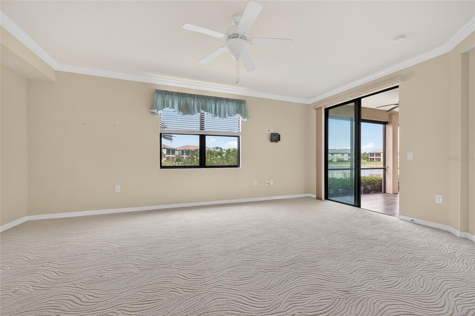 COACH HOMES 1 AT GRAN PARADISO - Residential