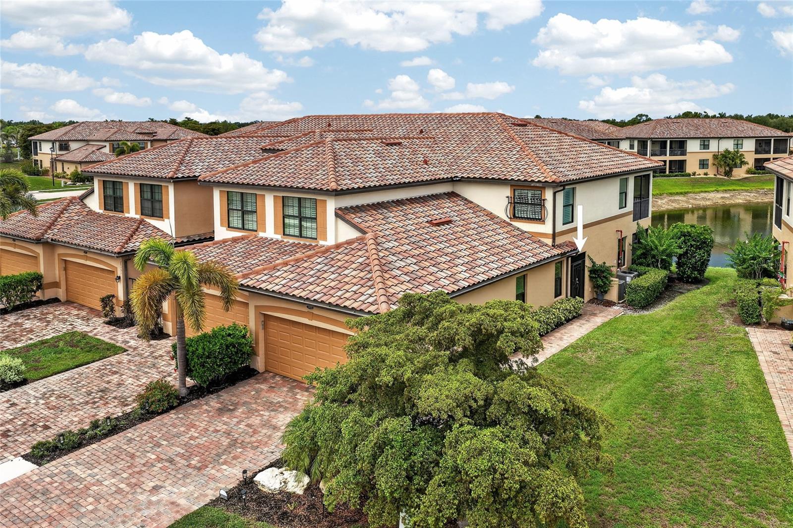 COACH HOMES 1 AT GRAN PARADISO - Residential