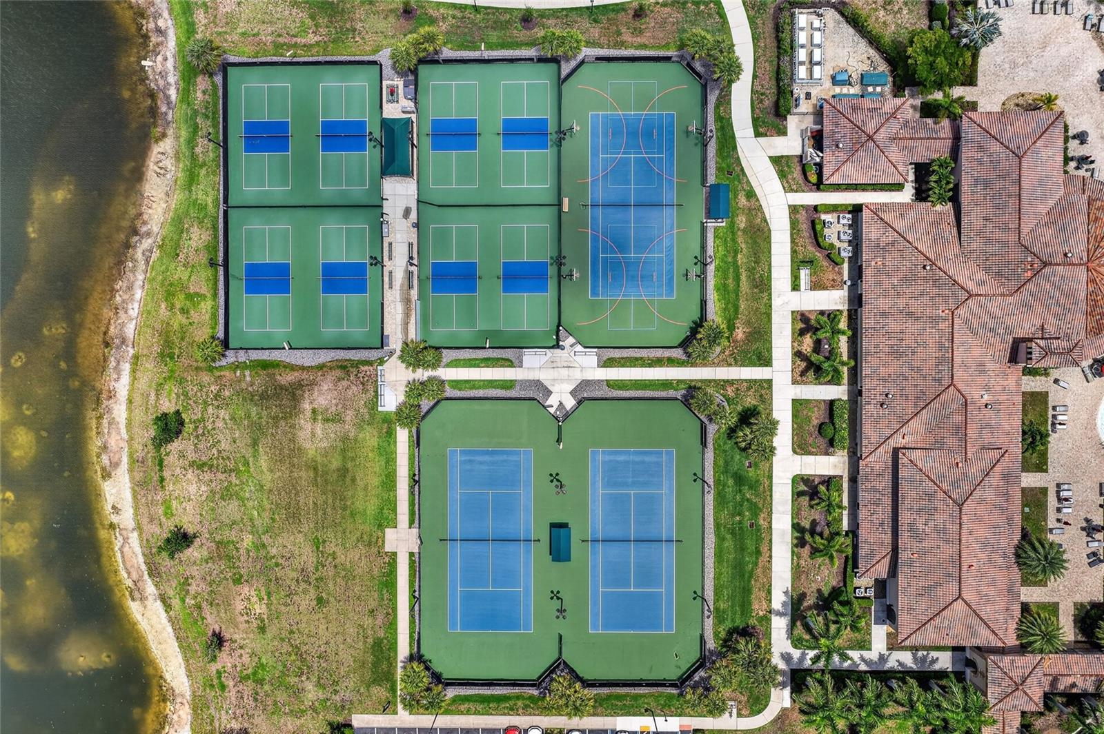 COACH HOMES 1 AT GRAN PARADISO - Residential