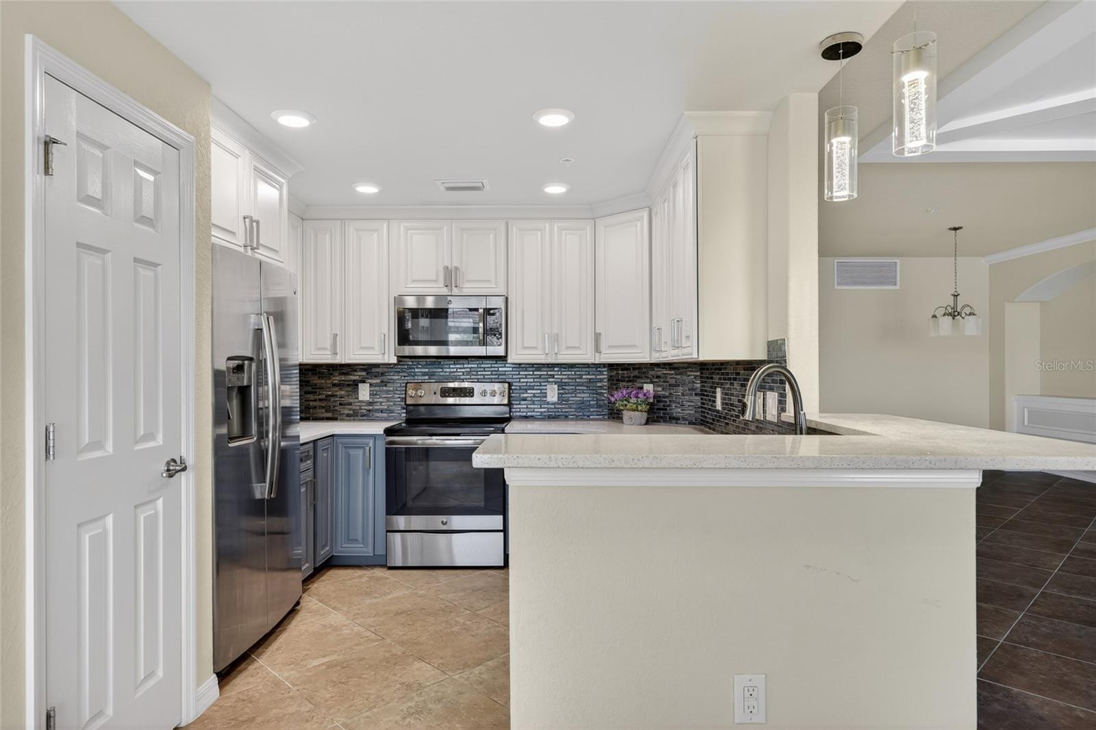 COACH HOMES 1 AT GRAN PARADISO - Residential