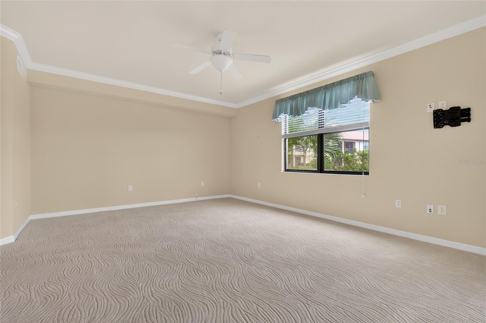 COACH HOMES 1 AT GRAN PARADISO - Residential