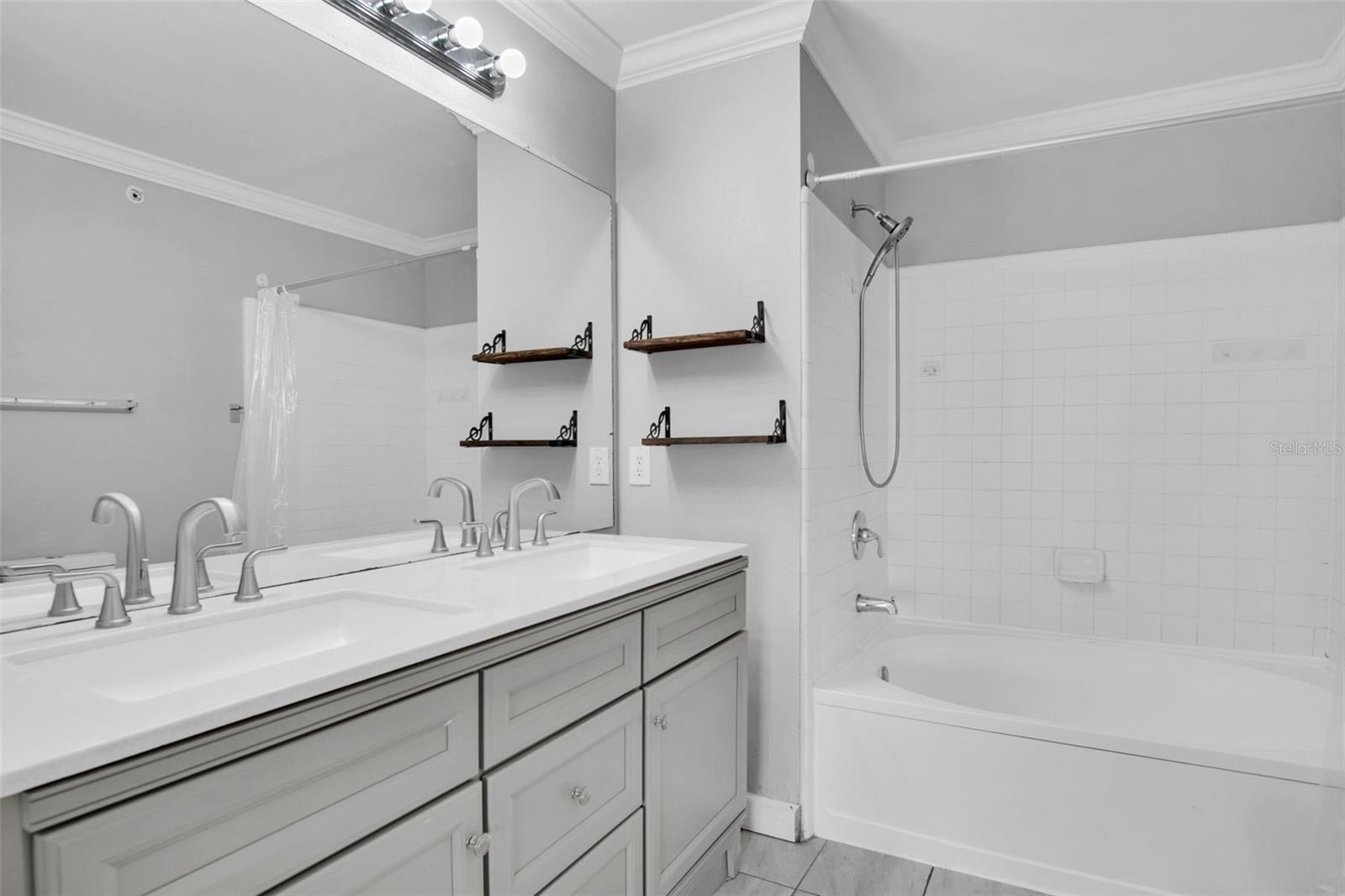 EQUESTRIAN PARC AT HIGHWOODS P - Residential