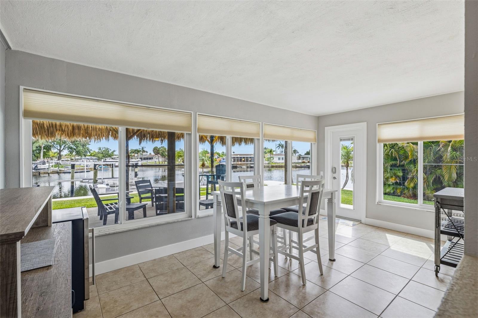 FLOR A MAR - Residential
