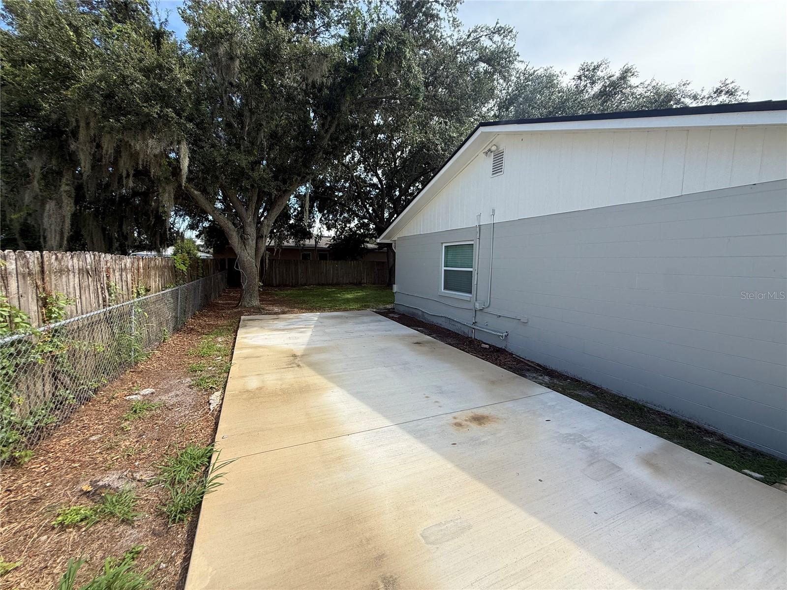 LAKE THOMAS ESTATES - Residential