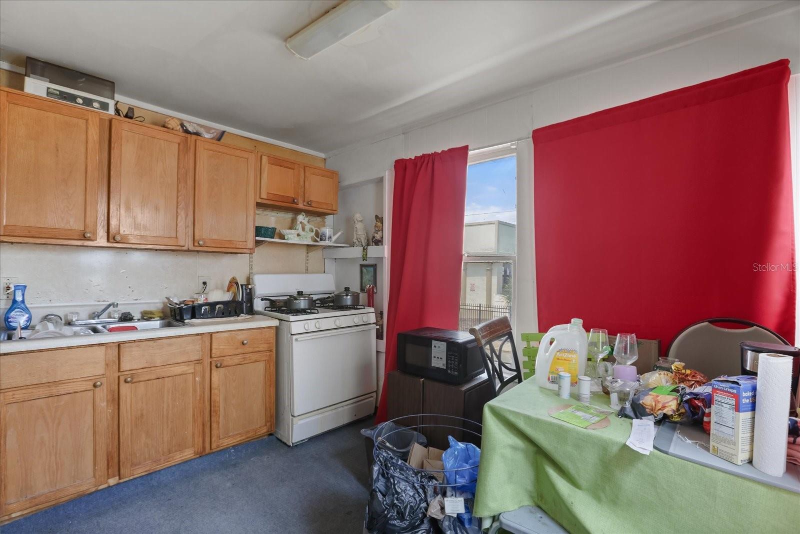 ROGERS SEABREEZE - Residential Income