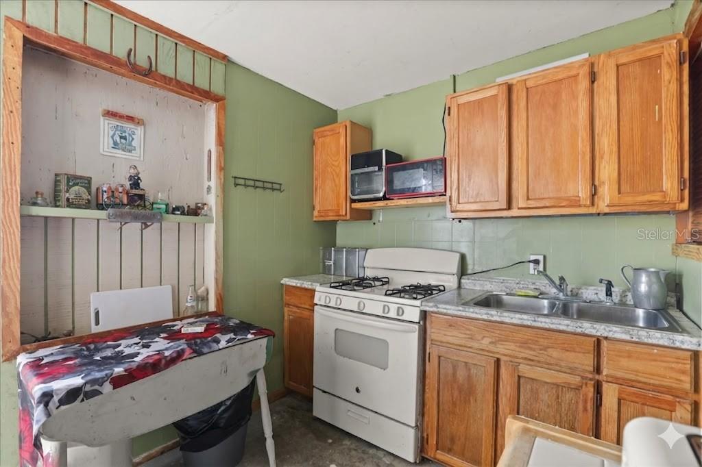 ROGERS SEABREEZE - Residential Income