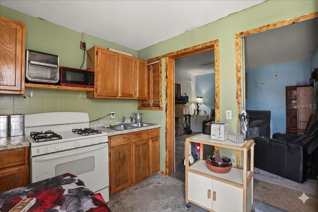 ROGERS SEABREEZE - Residential Income