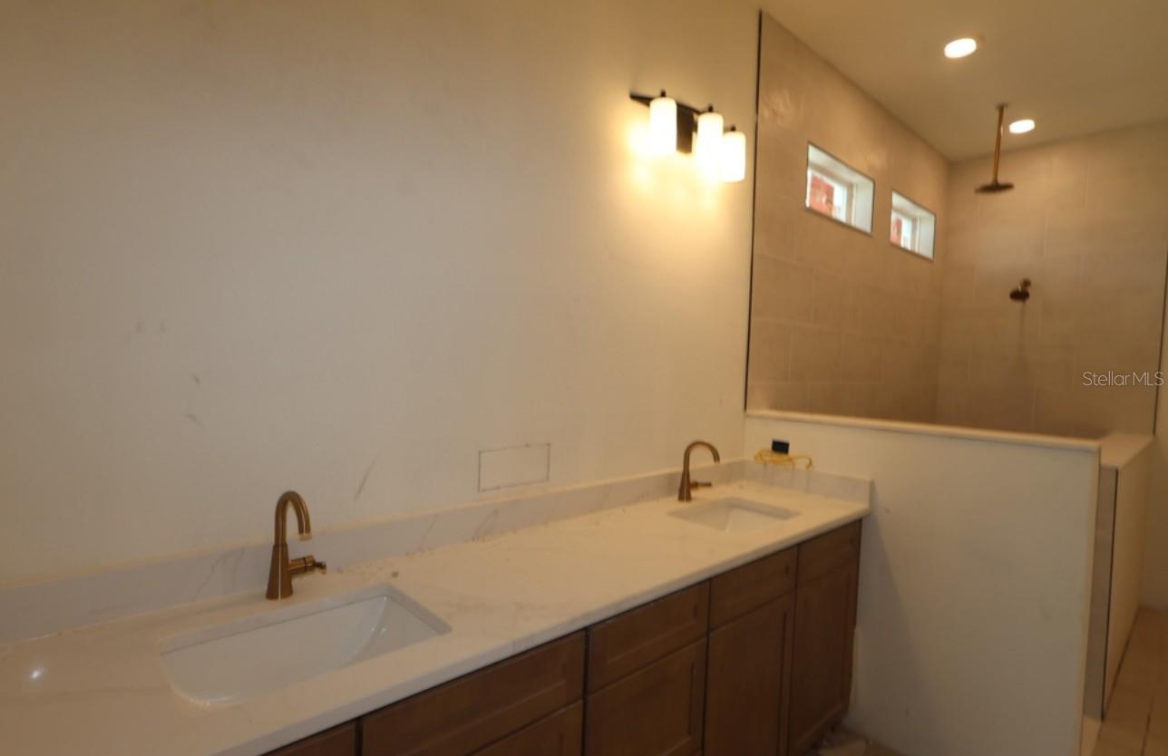 PALMERA AT WELLEN PARK - Residential