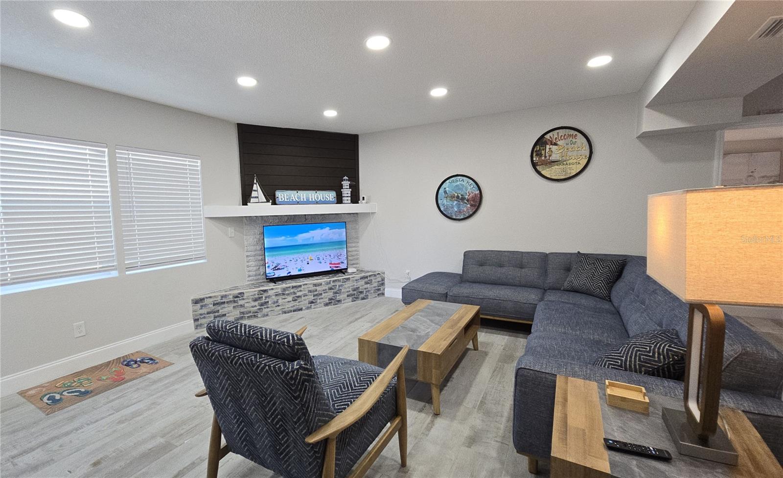 HARBOR OAKS - Residential