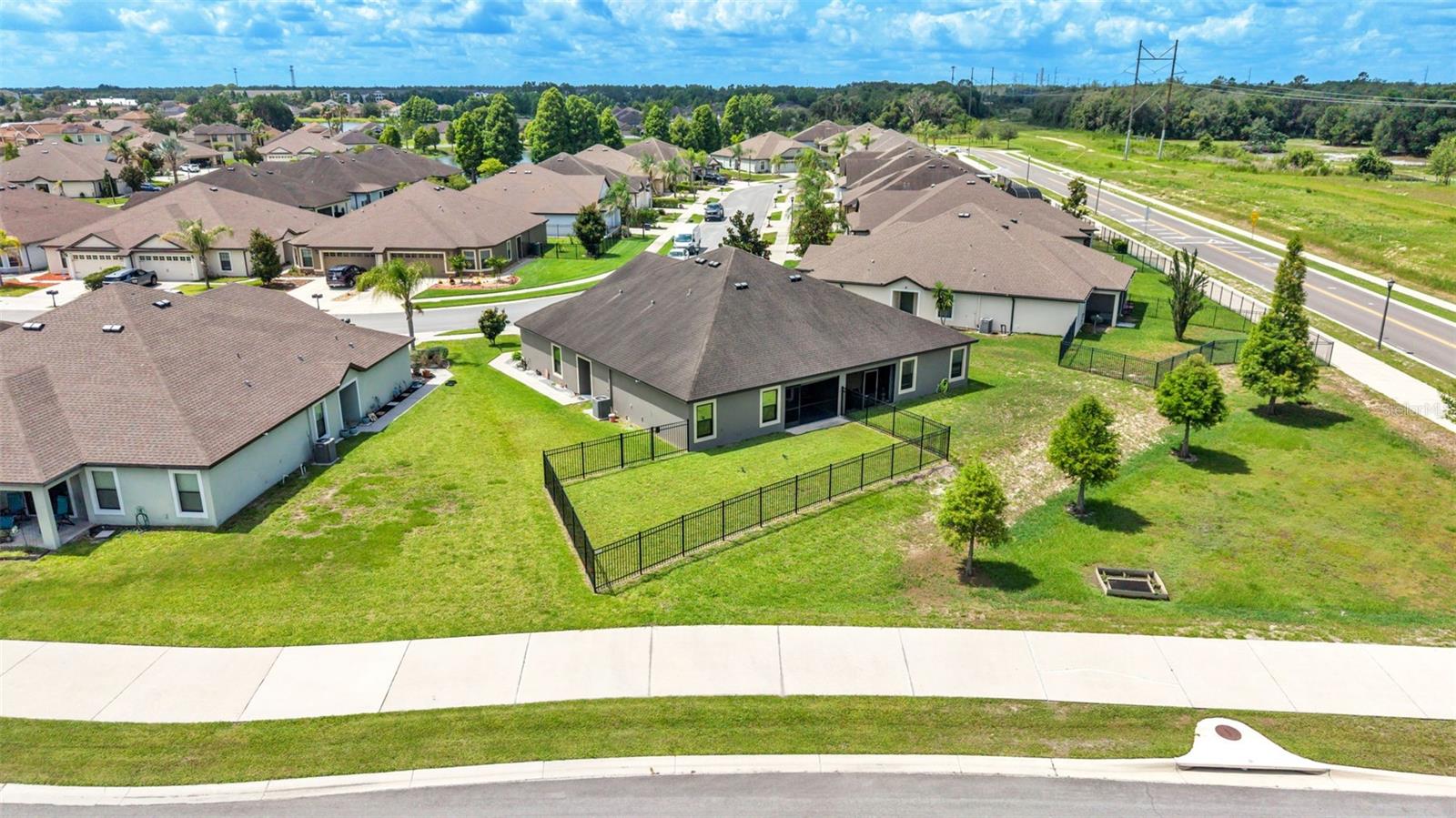 VILLAGES/BRIDGEWATERVILLAGE 08 - Residential