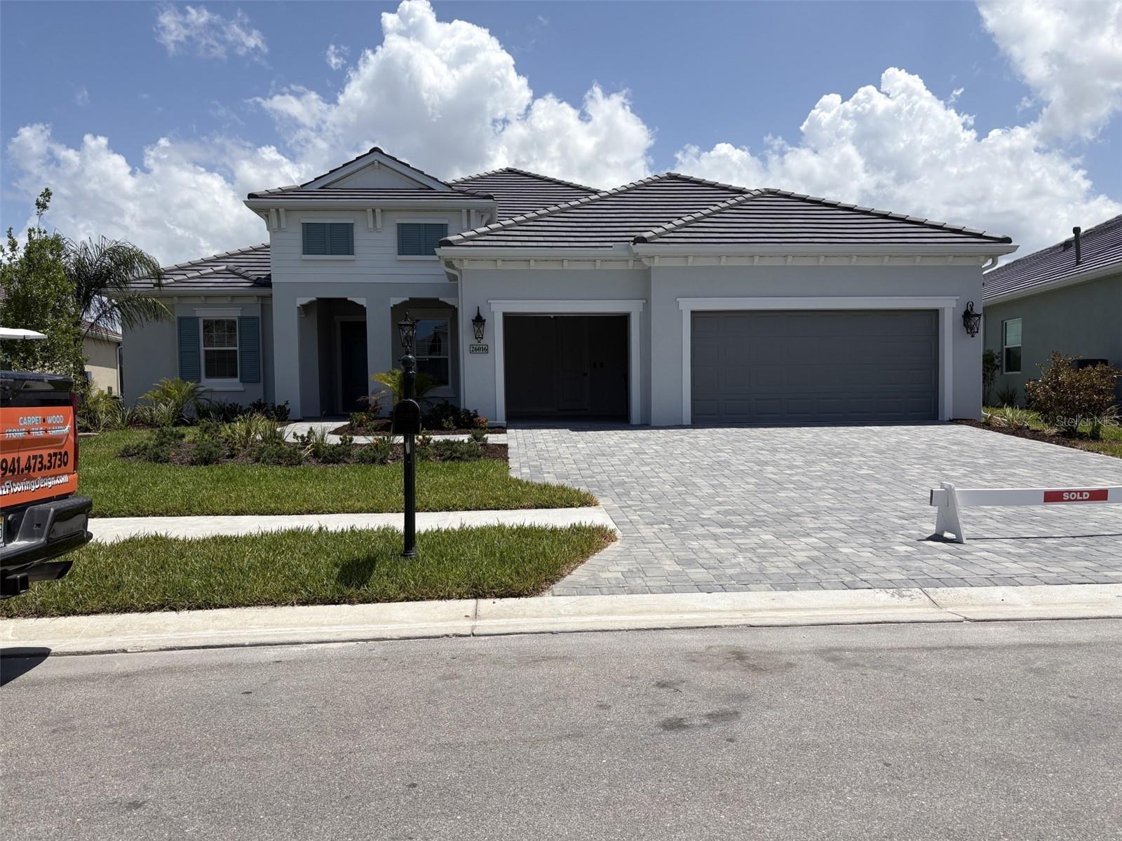 Beautiful Savannah 2 NEAL built home, fabulous floorplan.