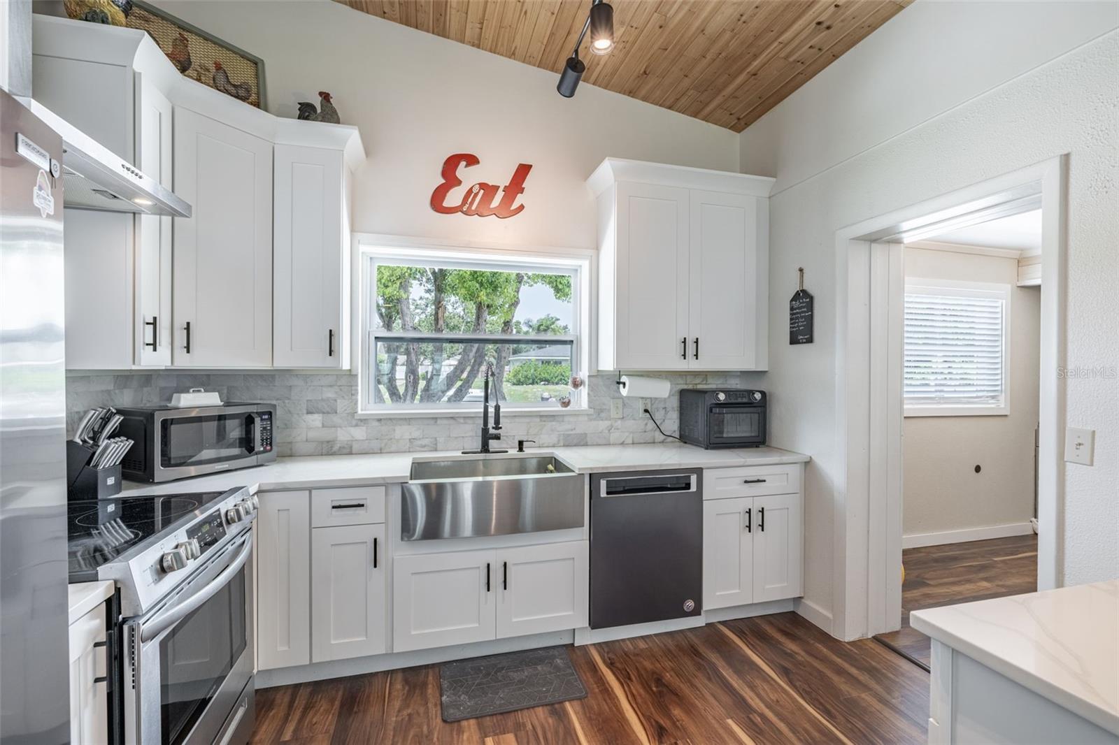 CLEAR VIEW MANOR UNIT ONE REP - Residential