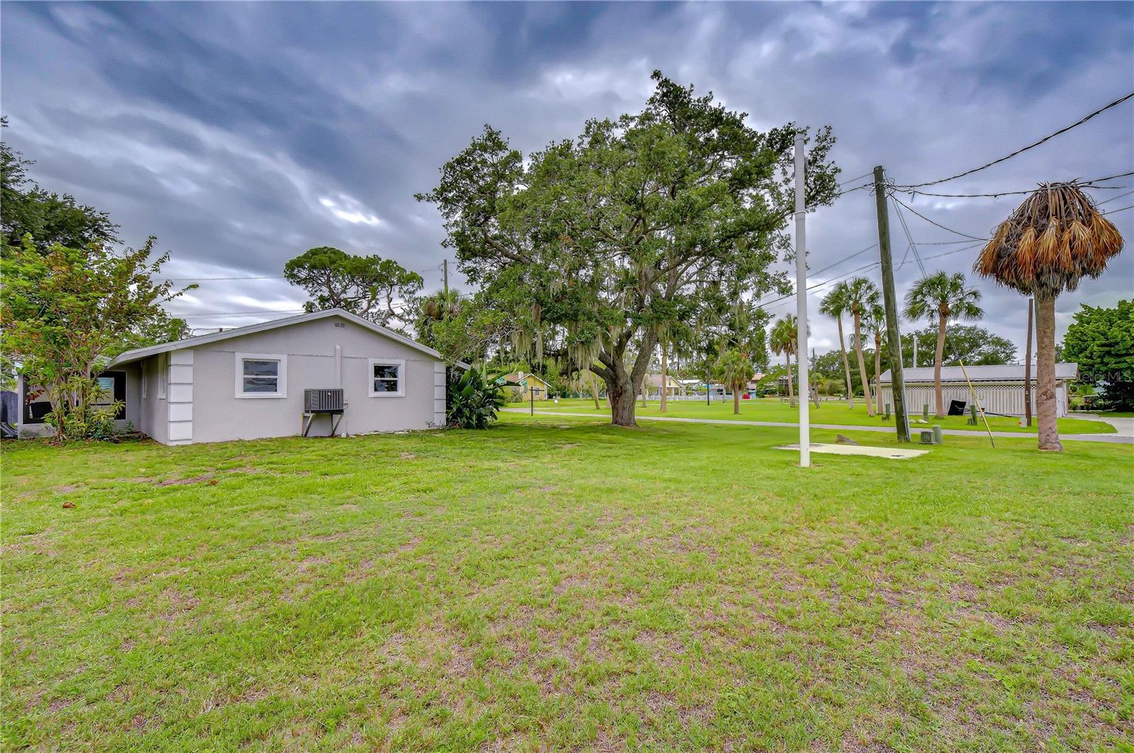 RUSKIN CITY - Residential