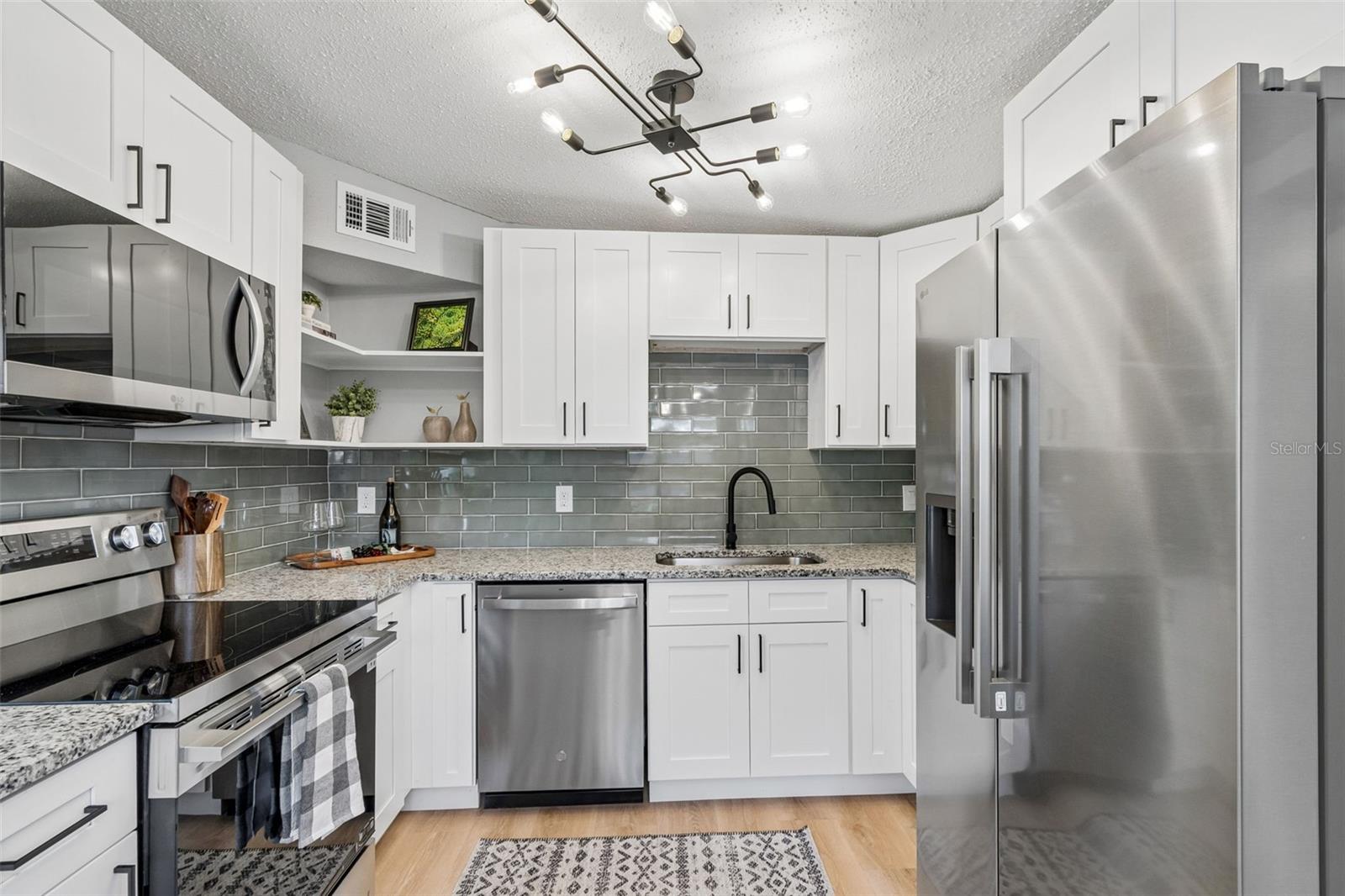 CRESTRIDGE 1ST ADD - Residential