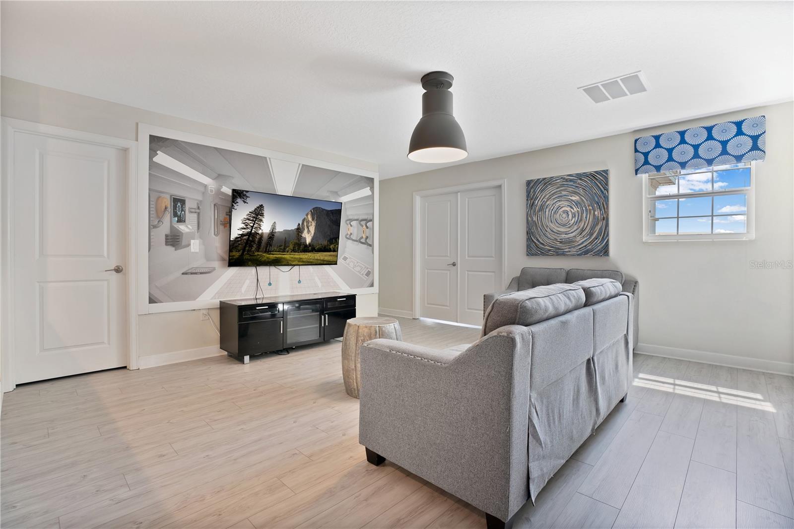STONEYBROOK SOUTH TR K - Residential Lease
