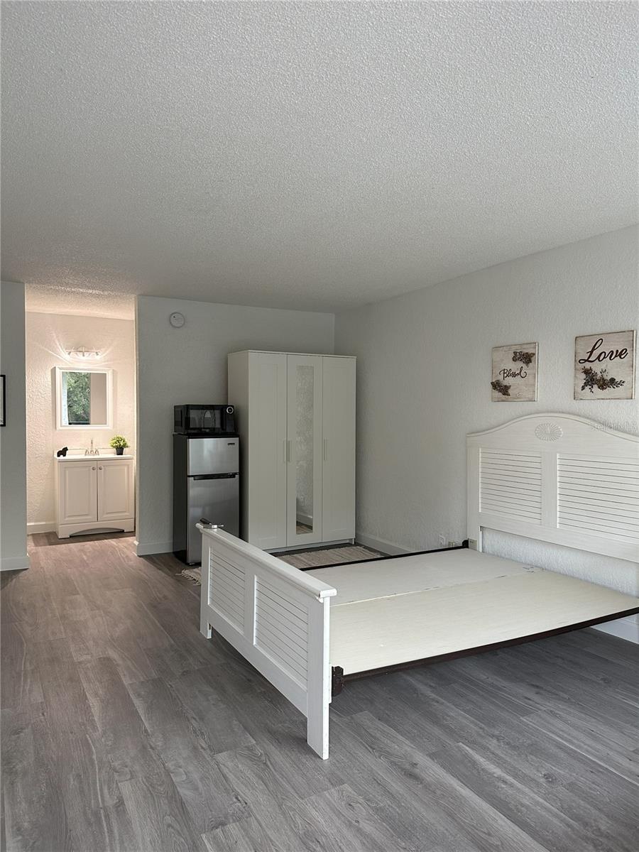 SANDLAKE COURTYARDS CONDO 5901/3515 - Residential
