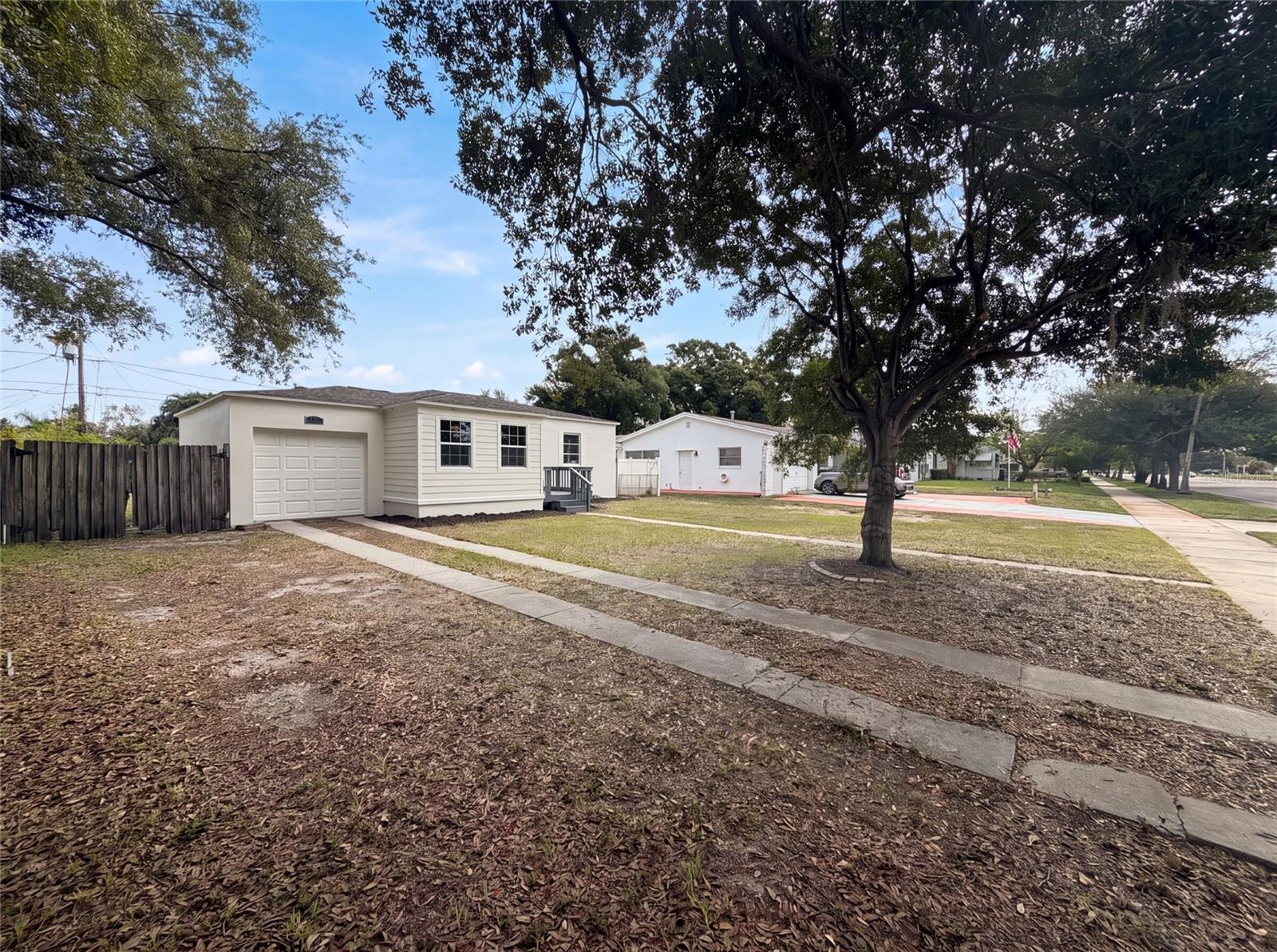 EAGLE CREST - Residential