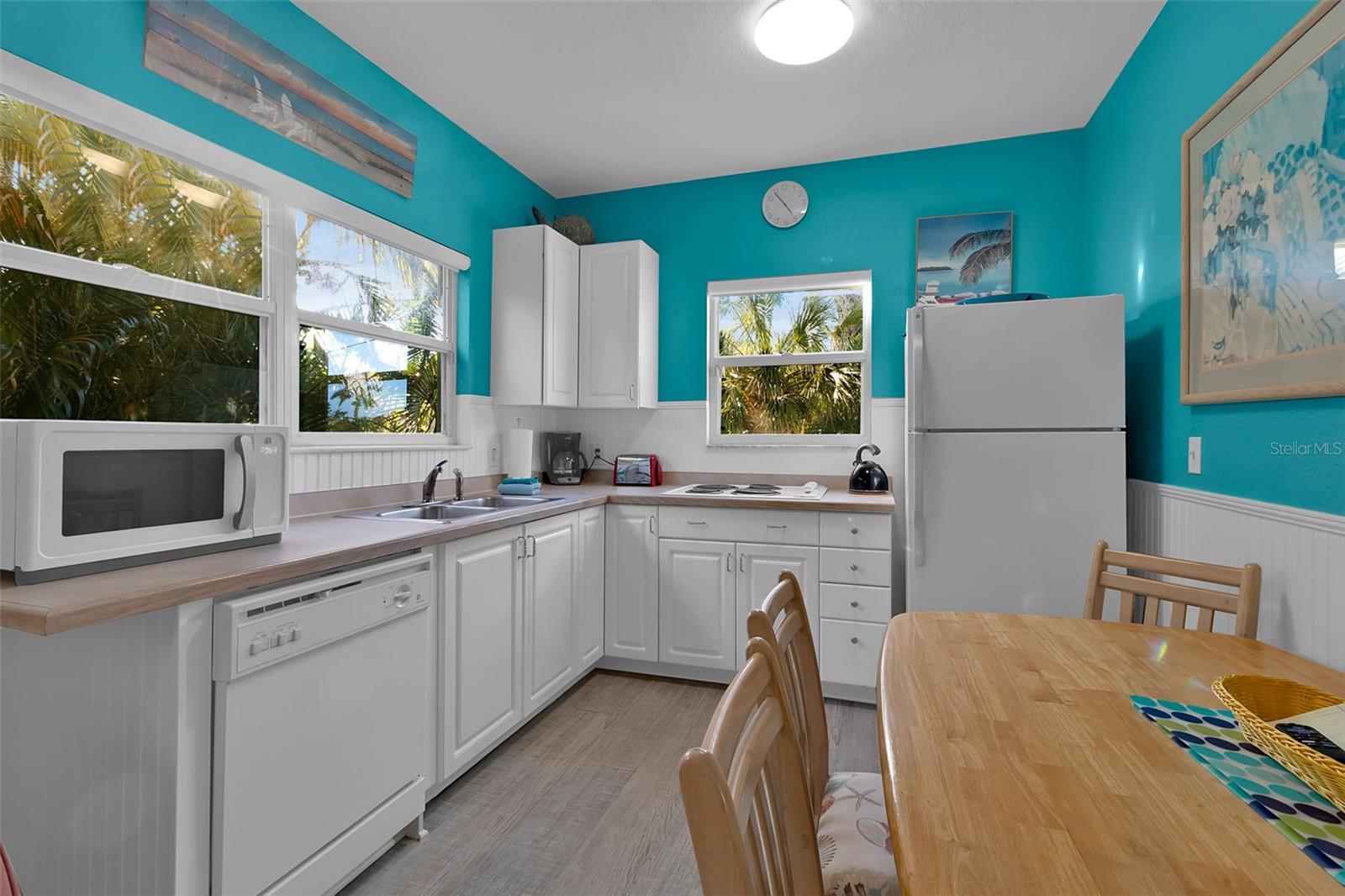 SARASOTA BEACH - Residential Income