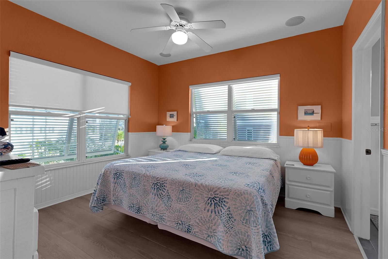 SARASOTA BEACH - Residential Income