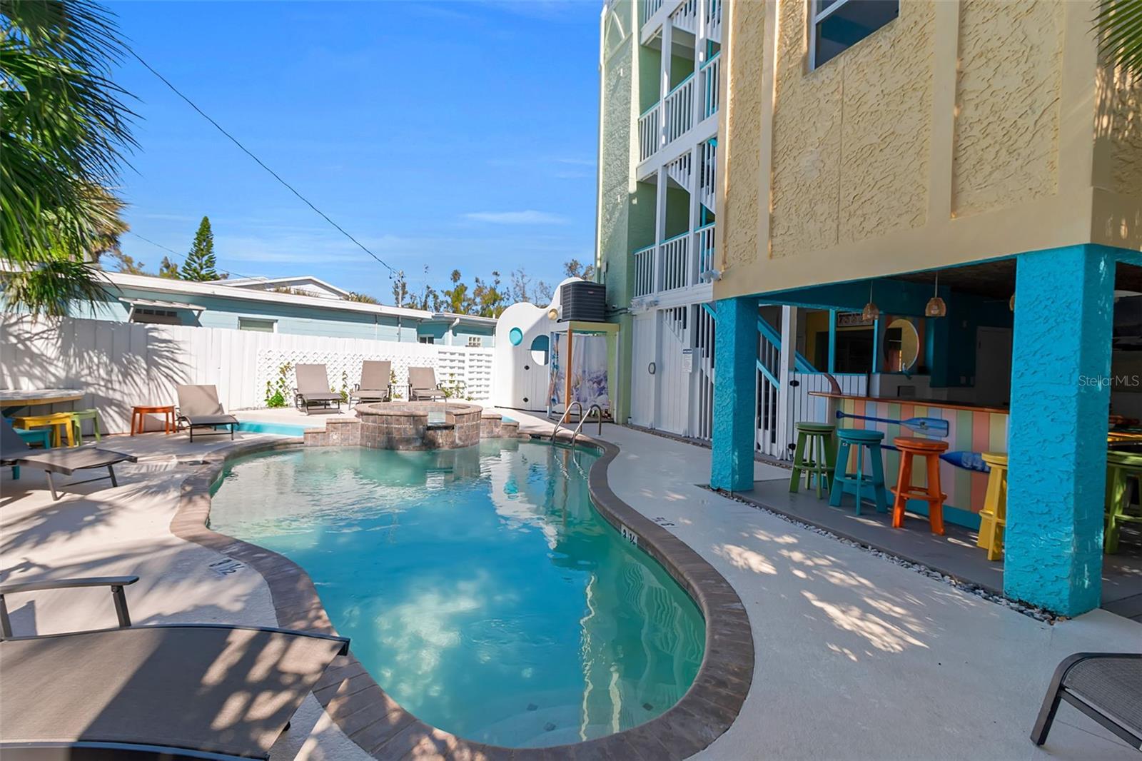 SARASOTA BEACH - Residential Income