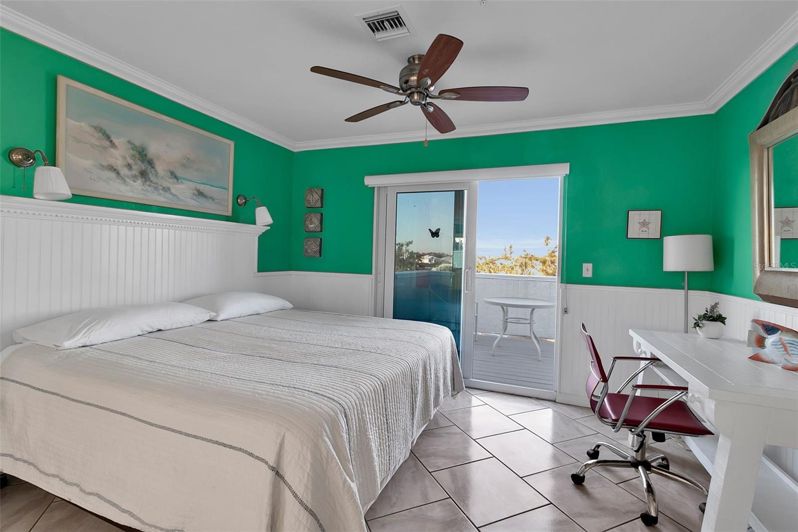 SARASOTA BEACH - Residential Income