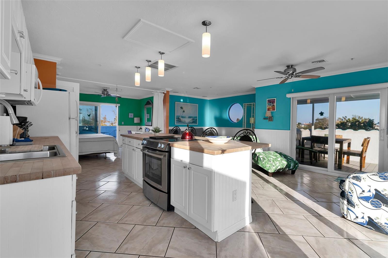 SARASOTA BEACH - Residential Income