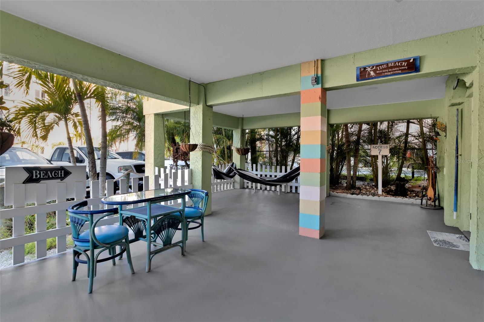 SARASOTA BEACH - Residential Income
