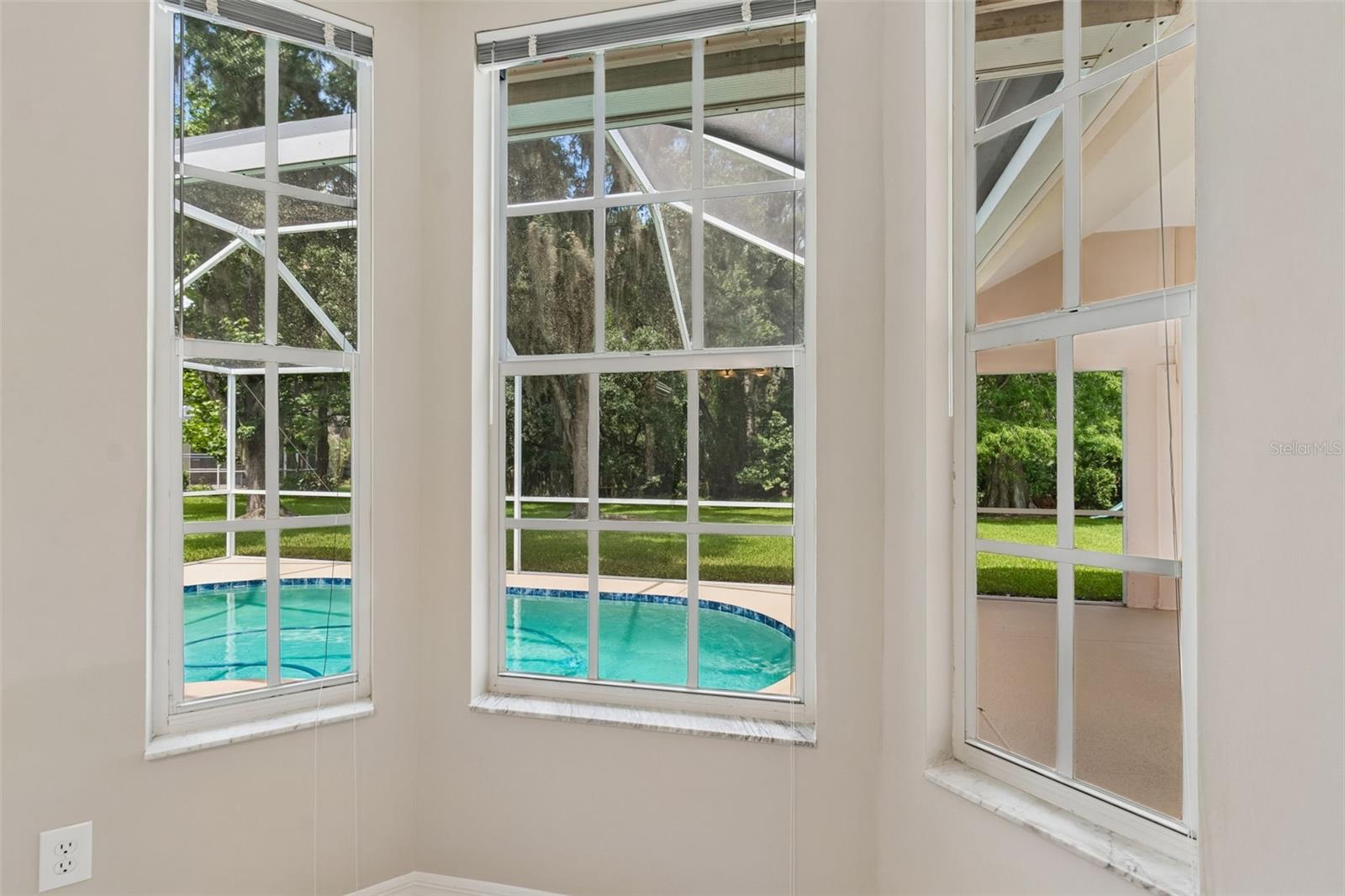 TAMPA PALMS - Residential